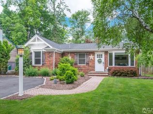 33 Rapalyea Rd, Hopatcong, NJ 07843