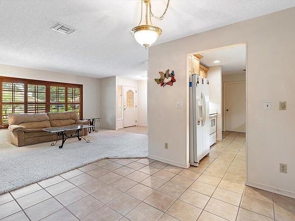 4th image of 295 14th Avenue
