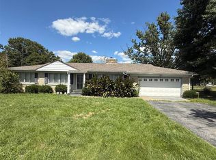 678 E Steve Wariner Dr, Russell Springs, KY 42642