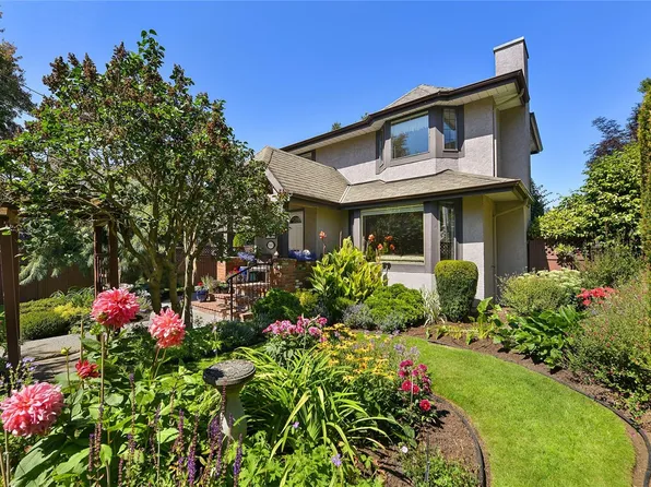 1142 Chapman St, Victoria, BC V8V 2T6