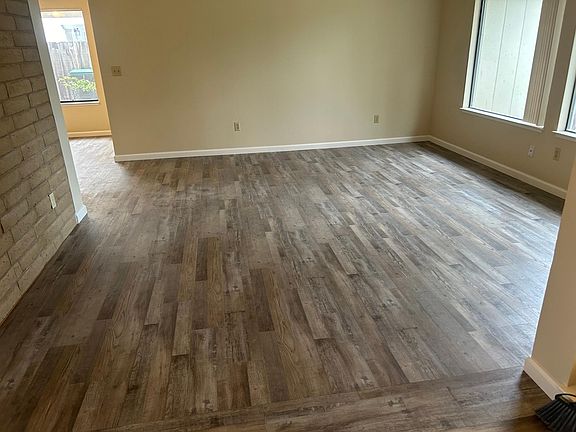 4th image of 4312 Lorenzo Ln