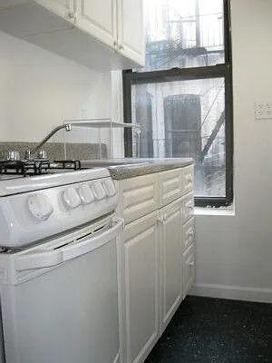 Rented by Tower Brokerage | media 6