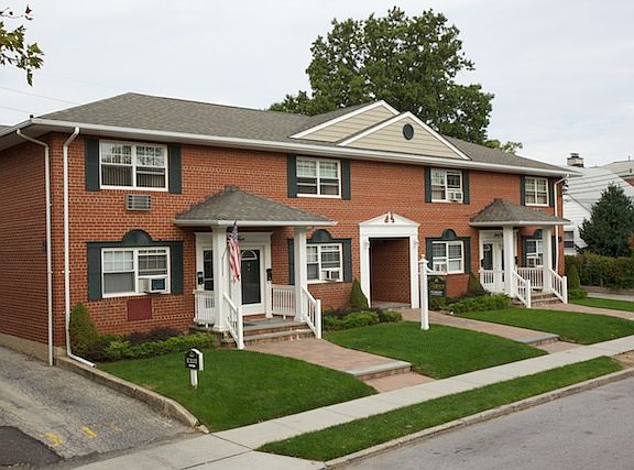 4th image of 64 Gibson Blvd #130f311f5