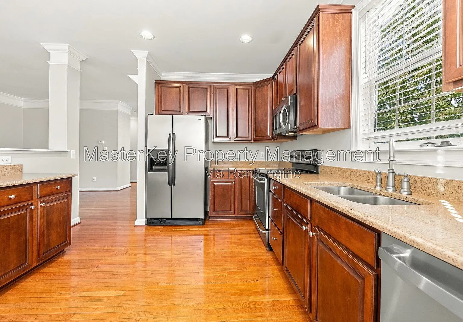 4 bed, 3.5 bath, 2807 sqft, $2,700 — Photo 2