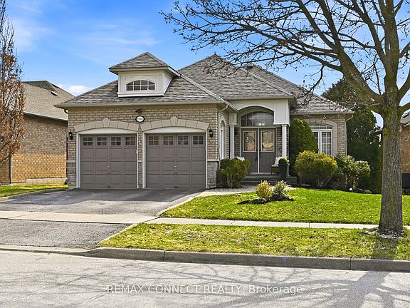3rd image of 2361 Southcott Rd