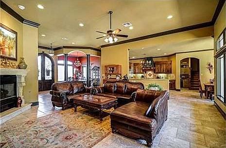 4th image of 1105 Honeysuckle Ln