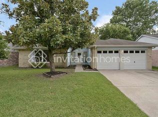 17111 Coachmaker Dr, Friendswood, TX 77546