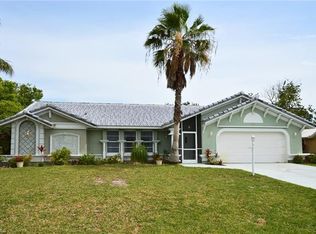 536 Whispering Wind Bnd, Lehigh Acres, FL 33974