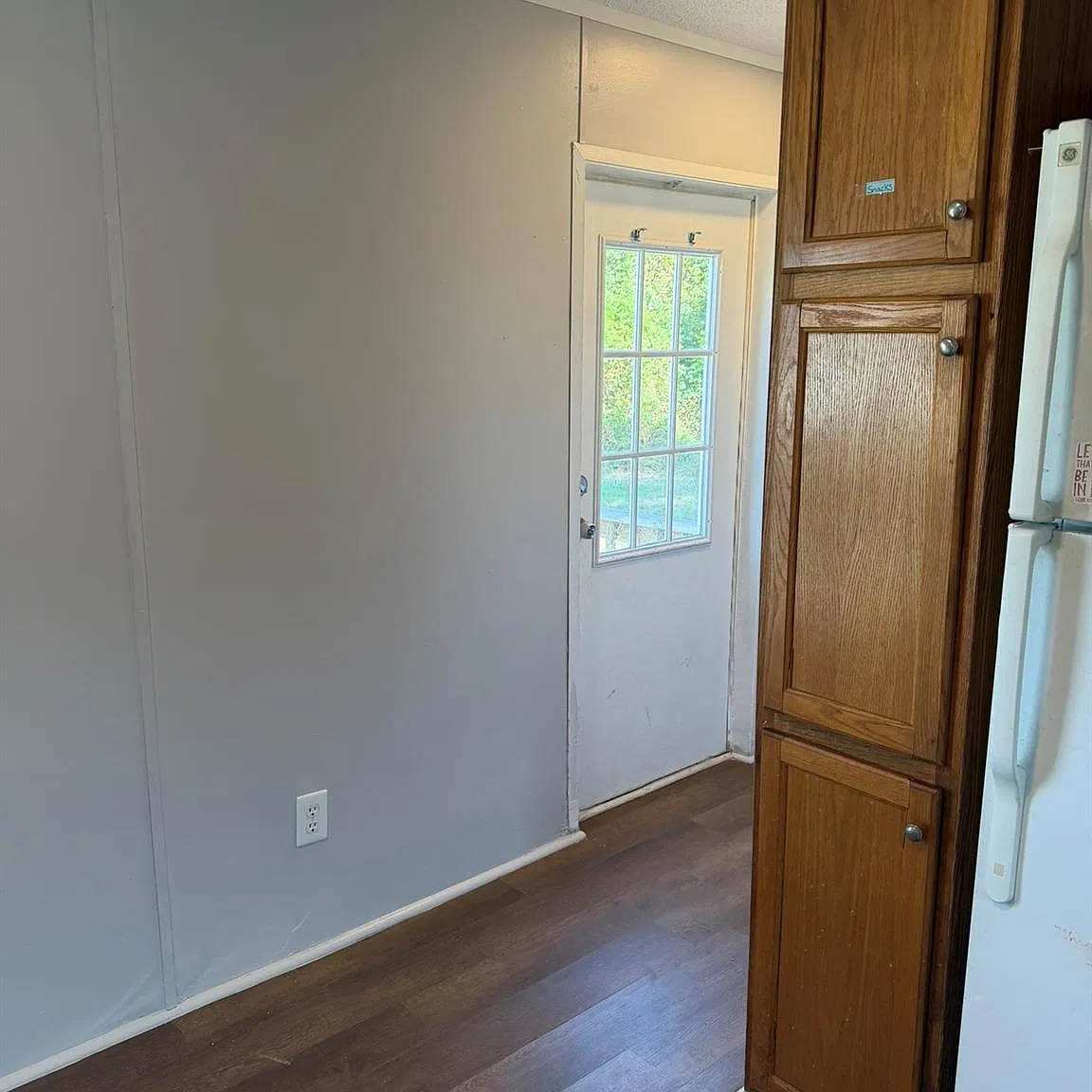3 bed, 2.0 bath, 1100 sqft, $1,350 — Photo 3