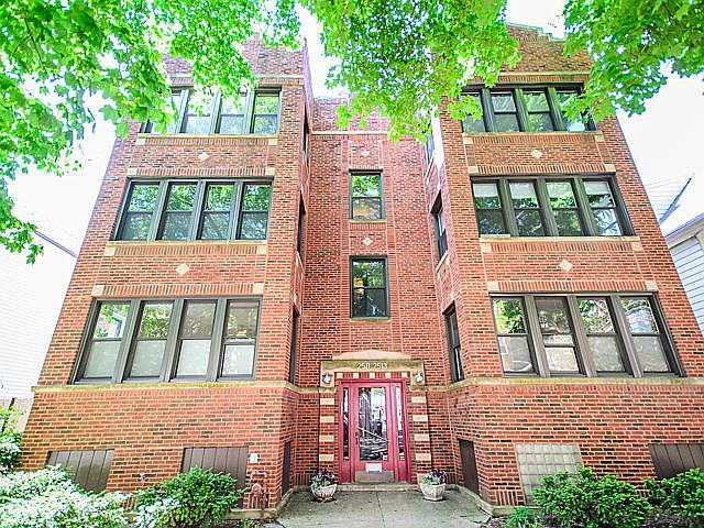 1st image of 2511 W Leland Ave #2E