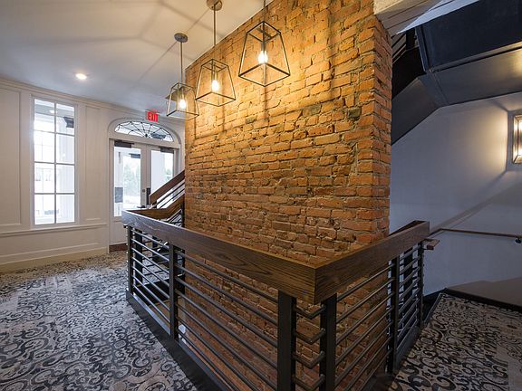5th image of 1 Columbia Pl APT 22
