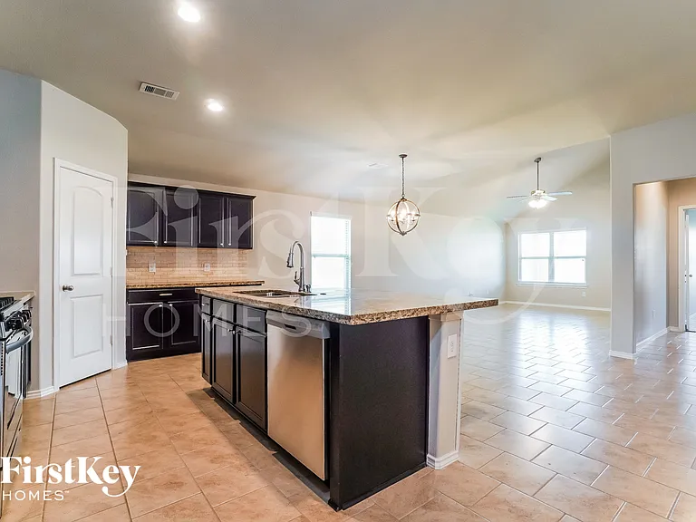 2623 Lincolns Meadow Dr — Photo 4