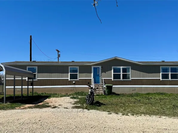 1103 Market St, Tye, TX 79563