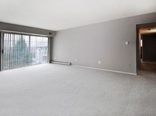 25885 Village Green Blvd APT 201, Harrison Township, MI 48045