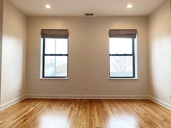 4th image of 1371 W Chicago Ave #2A
