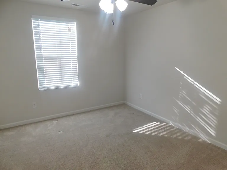 204 Dietz Dr — Photo 6