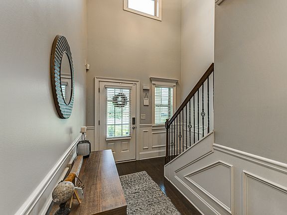 3rd image of 101 Camdyn Cir