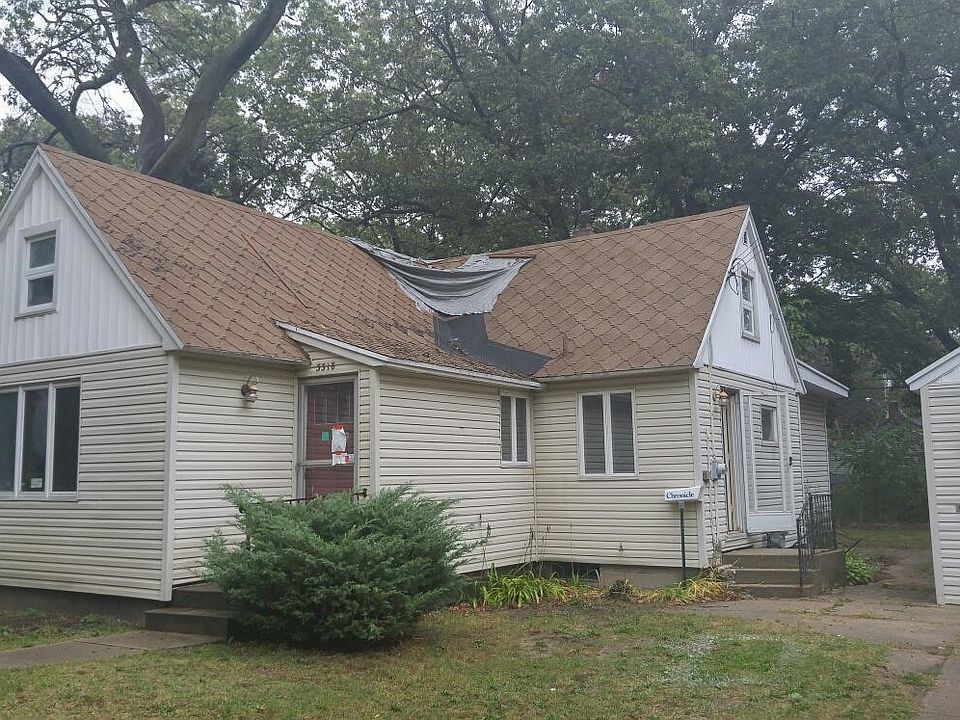 2nd image of 3318 Temple St