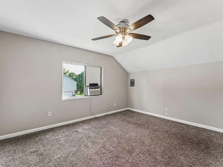 804 Pine St — Photo 39