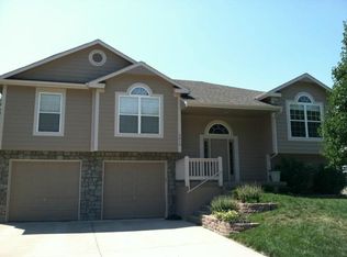 3416 S Arrowhead Dr, Independence, MO 64057