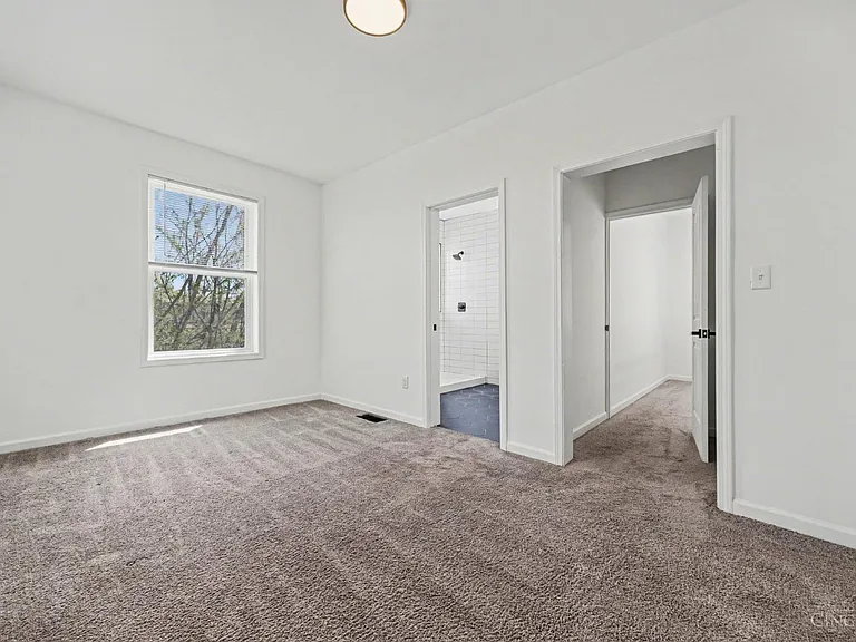 270 Wortman St — Photo 8