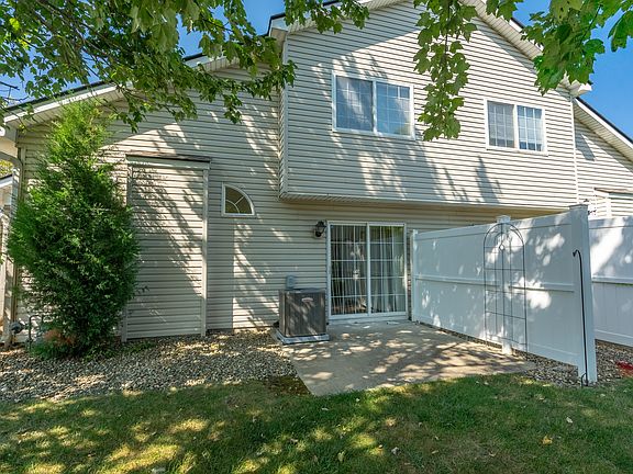 4th image of 5826 Beacon Cove Pl