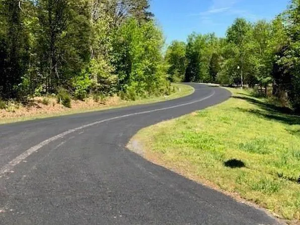 366 Emerald Isle Ct #66 & 66a, Lexington, NC 27292