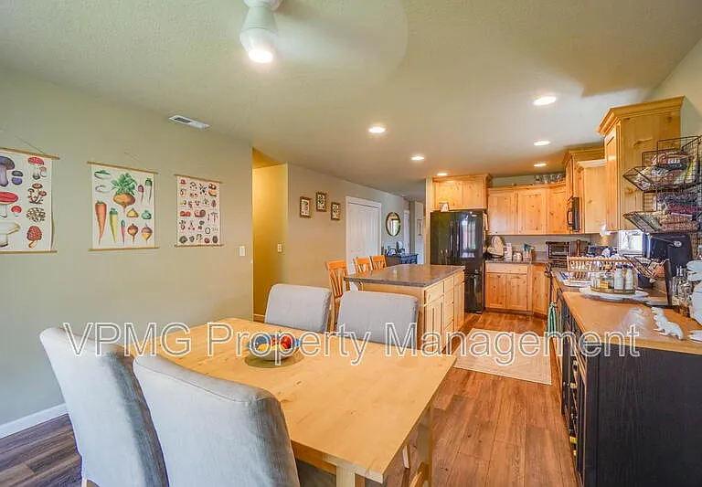8814 NE 82nd Ave — Photo 13