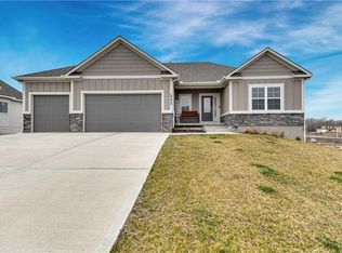 19620 Norton St, Spring Hill, KS 66083