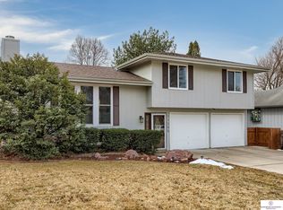 11205 X St, Omaha, NE 68137