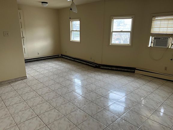 4th image of 614 Schuyler Ave