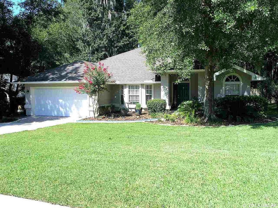 1st image of 1004 NW 104th Ter