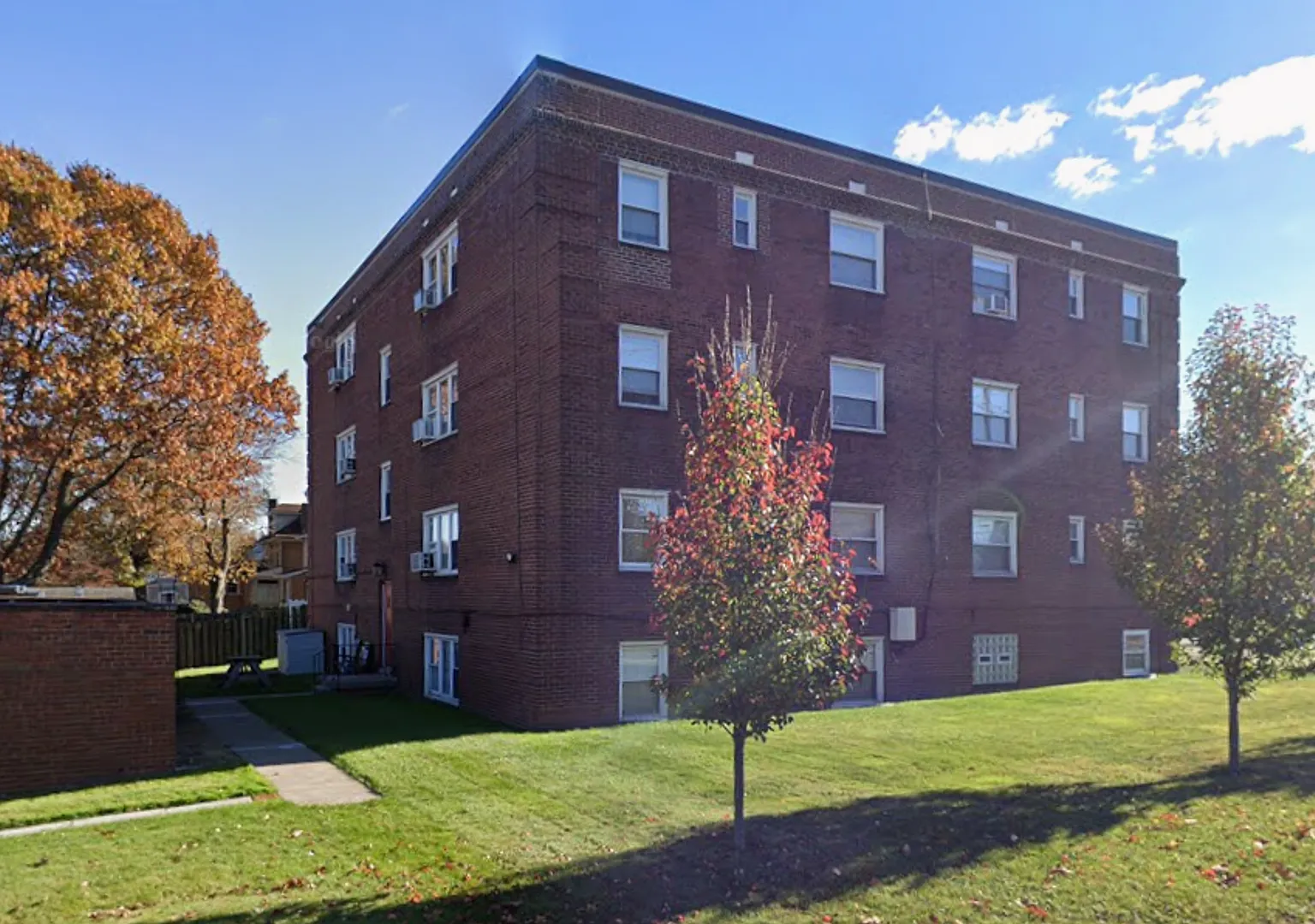 1101 Fawcett Street — Photo 1