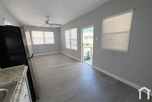 2 bed, $1,000 — Photo 3