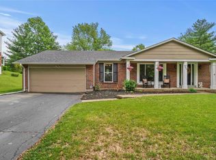560 Princeway Ct, Ballwin, MO 63011