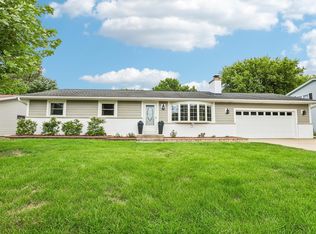 806 South St, Waunakee, WI 53597