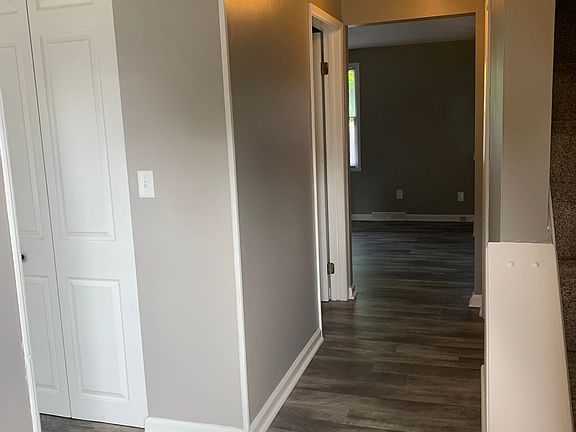 4th image of 4589 Cox B Dr