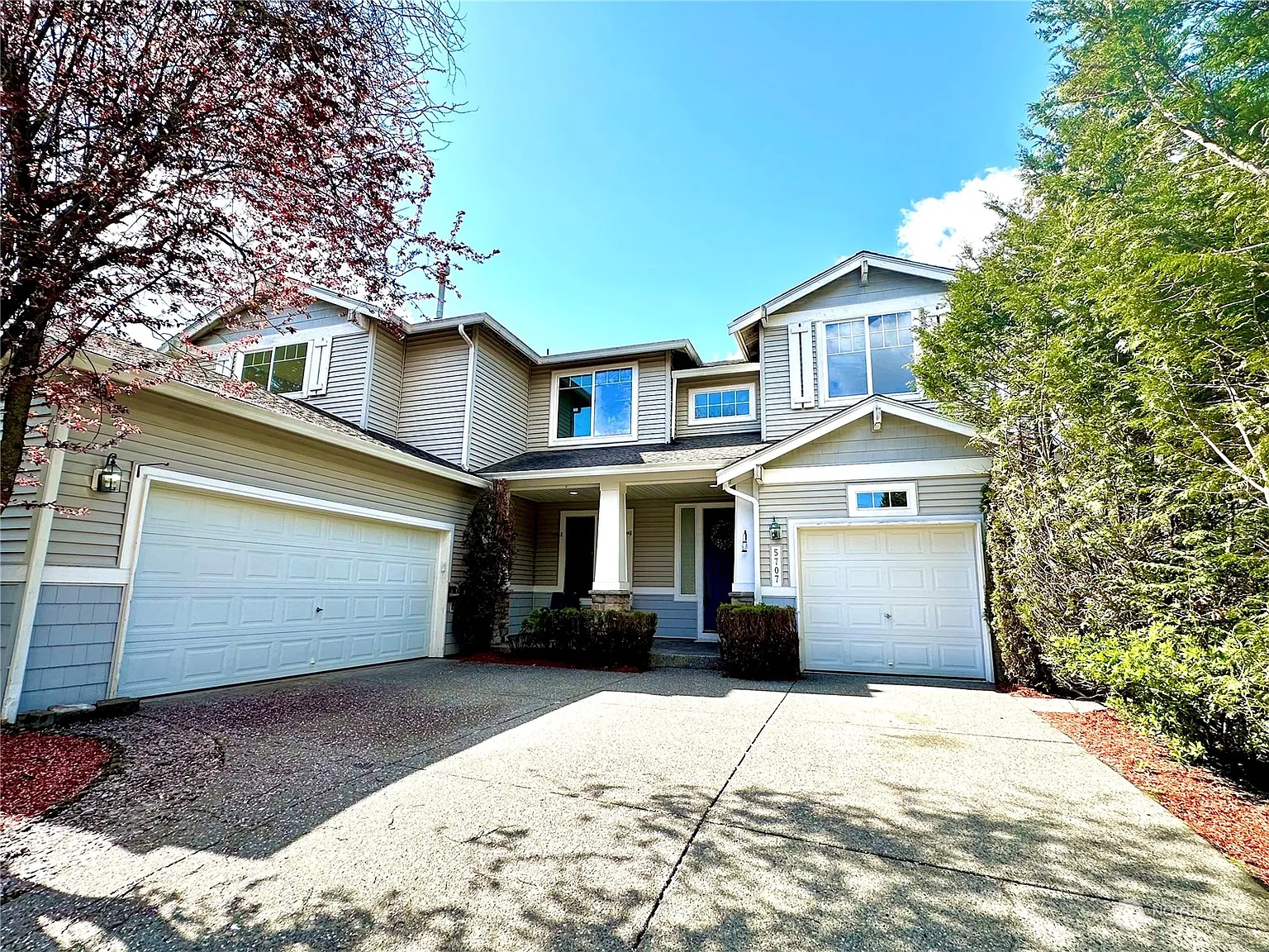 5707 Hazel Loop SE photo 1