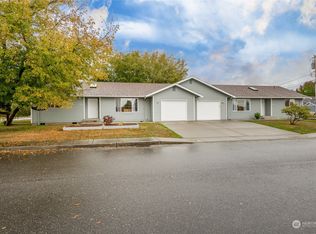 210 4th St #210, Blaine, WA