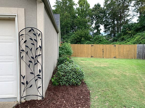 3rd image of 1755 Crabtree Cir