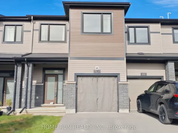 99 Natare Pl, Ottawa, ON K2T 0P3