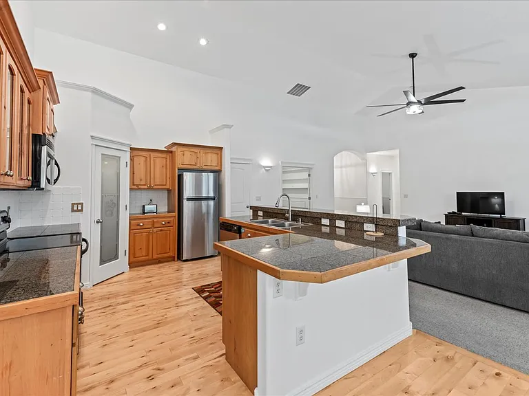 2544 W Teano Dr — Photo 6