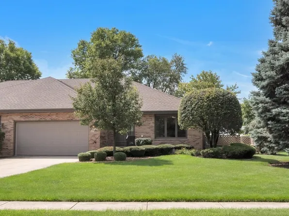 1428 Grand Prairie Dr, New Lenox, IL 60451