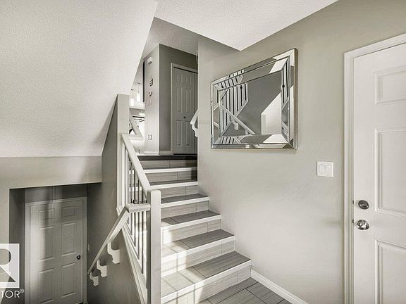 4th image of 2437 Cassidy Way SW