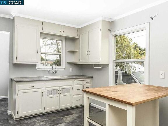 3rd image of 1600 26th St