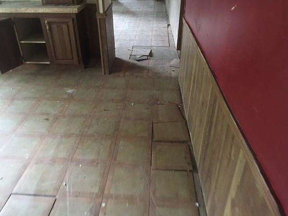 3rd image of 95045 Louise Ct