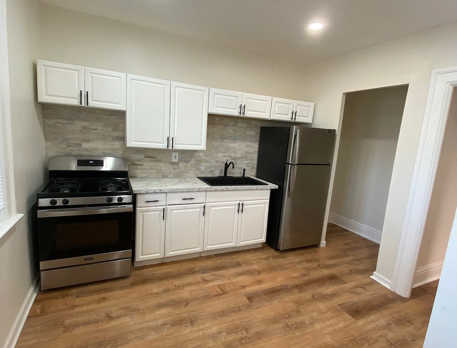 2 bed, 700 sqft, $1,425 — Photo 1