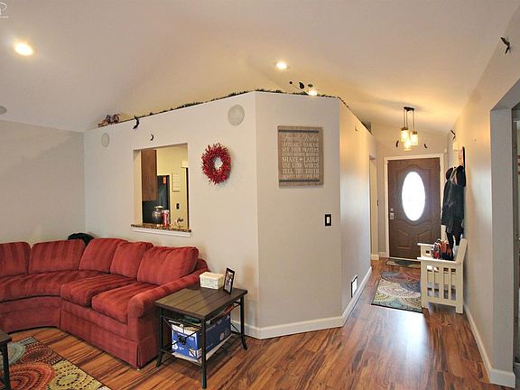 4th image of 2273 Meadowlane Ct