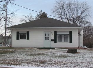 113 S Adams St, Carthage, IL 62321