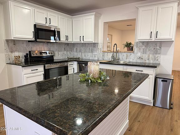 3rd image of 1434 E JARVIS Avenue